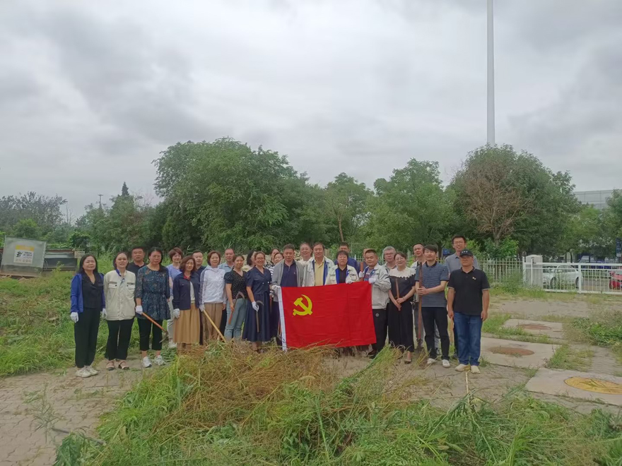 1694150039304729.jpg 除草1.jpg